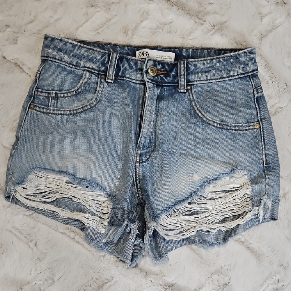 Zara Women's Light Blue Distressed Jean Shorts